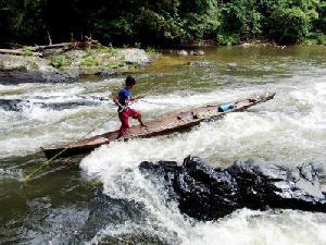 Anak Suku Talang Mamak Belum Sekolah