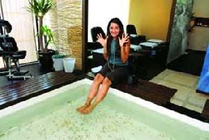 Fish Foot Therapy, Singapore Style
