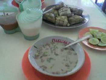 Memburu Makanan `Pinggiran` Khas Kota Makassar