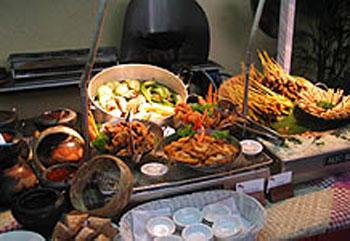 Riverbank 24-Hour Cafe Offers 88 Dishes For Ramadhan Buffet