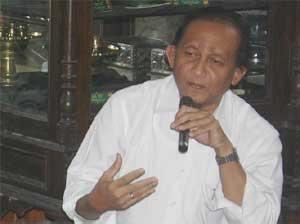 Konsultan MelayuOnline.com Menjadi Guru Besar Universitas Gadjah Mada.