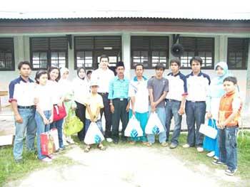 Riaupulp Gelar Pasar Murah di Desa Sering