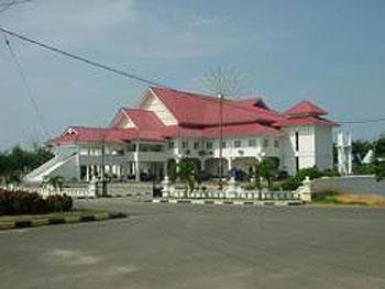 Bangun Balai Kota untuk Jamu Tamu