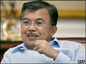 VP`s Makassar residence packed with Idul Fitri well-wishers