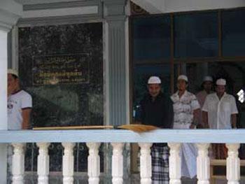 Moderate Muslims fight radicalism in Thai south