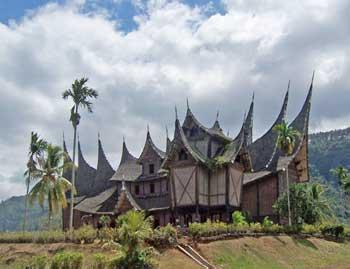 Dana Pembangunan Kembali Istana Pagaruyung Baru Rp 9 Miliar