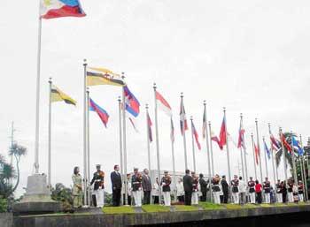 Surin predicts bright future for Asean