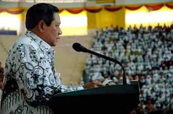 Presiden Peringati Hari Guru di Pekanbaru