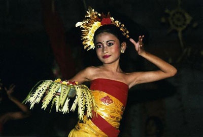 Seniman Bali Desak Pemerintah Pertahankan Tari Pendet