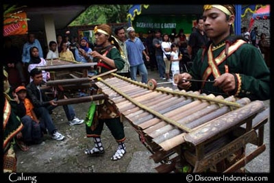 52 Ragam Kesenian Tradisional Nyaris Punah