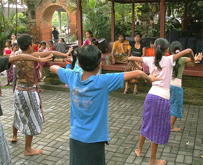 Show Of Concern For The Pendet Dance In Yogyakarta