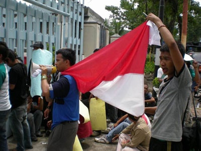 SBY Denounces Indonesian Threats Against Malaysians