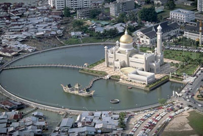 Expats Rave Over Hospitality, Food