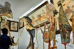 Perajin Wayang Beber Pertahankan Peninggalan Majapahit