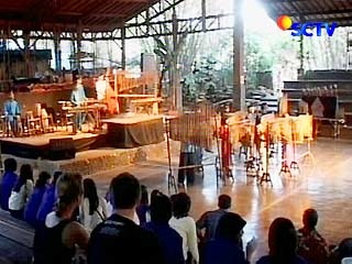 Saung Angklung Udjo Merambah Dunia