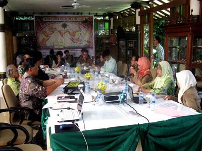 Inter-culturalism versus Colonialism in the Study of Malayness