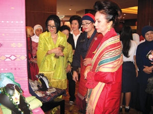 Tenunan Sumatera Utara Harus Lebih Familiar