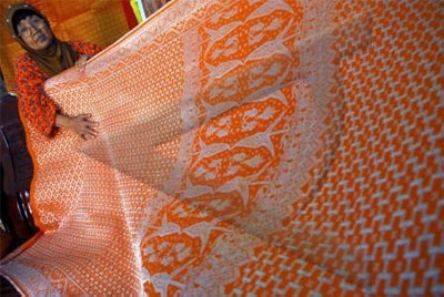 Sambas Siap Pecahkan Rekor Kain Songket Terpanjang