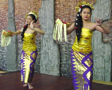Tari Pendet Buka Malam Dana di Kota Lubeck