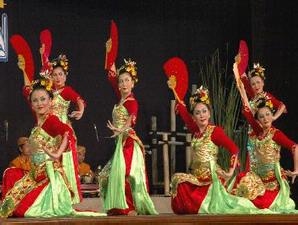 Kesenian Indonesia Pukau Bosnia
