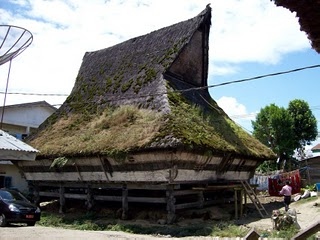 Rumah Adat Karo Terancam Punah