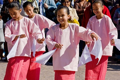 Six Maluku Dancers to Perform in Holland
