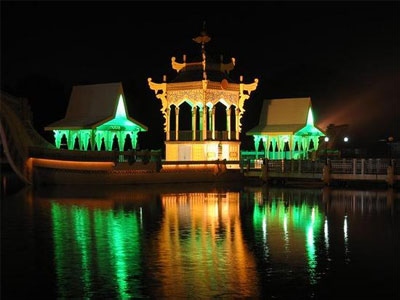 First Day of Audience and Jujung Ziarah