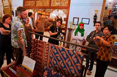 Wisata Budaya di Galeri Batik Indonesia