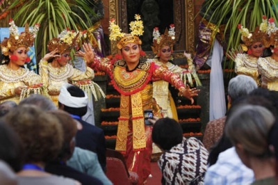 Sitor Gets Lifetime Award in Ubud