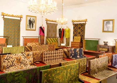 Indonesia Officially Opens Batik Gallery
