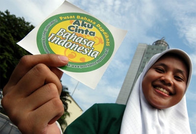 Bahasa Indonesia Terancam Penggunaan Bahasa Gaul