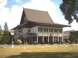Modifikasi Rumah Adat Agar Cantik