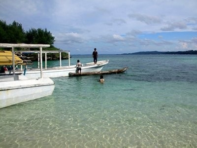 Australian and Indonesian Youths Hand in Hand in Wakatobi