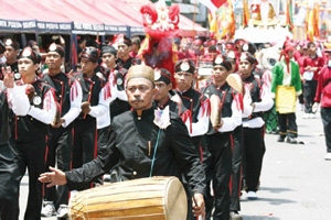 Kolaborasi Seni Tionghoa, Bugis, Makassar