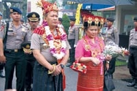 Adat Melayu dan Karo Sambut Kapolda Baru