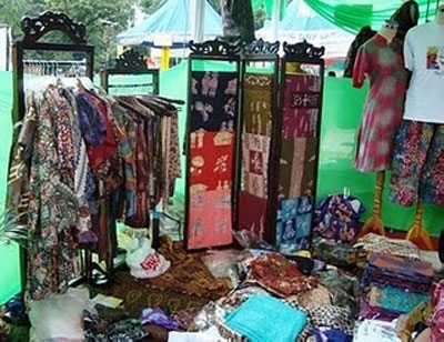 Visit Batik Palace in the 2011 Jakarta Fair