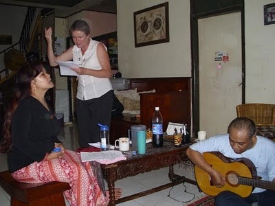 "Workshop" Musikalisasi Puisi di BB Bali
