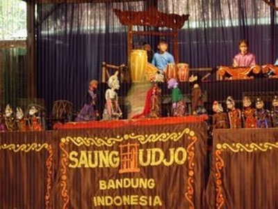 Saung Angklung Udjo Tampil di Aman