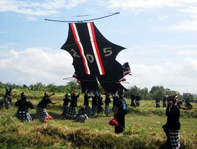 Kite Clubs Compete in Sanur
