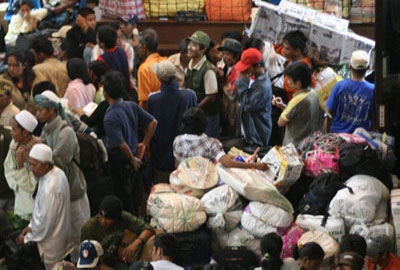 Millions of Indonesians Return Home for Idul Fitri