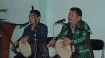 Malam Ini, Madihin Banjar Hibur Tenggarong