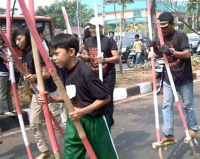 Traditional Betawi Children’s Games Free for All at Monas Festival