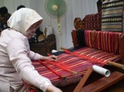 Kain Tapis Ramaikan Festival Krakatau