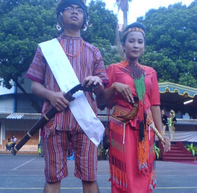 Pakaian Adat Toraja Menarik Perhatian Dunia