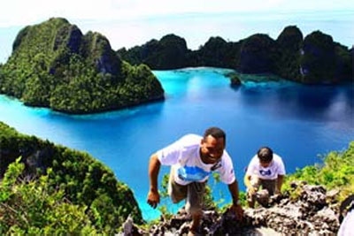 Pesona Raja Ampat Difilmkan di Swiss