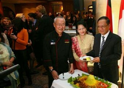 Rendang Menu Terfavorit Hotel Bintang 5 di Berlin
