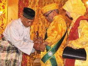Raden Abdurrahman Dinobatkan Sebagai Sultan Jambi 