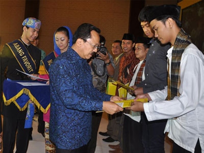 Mahasiswa Melayu Dapat Beasiswa