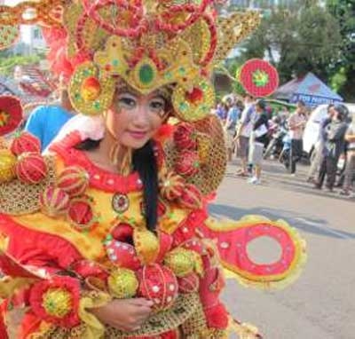 Jember Fashion Meriahkan Pawai Budaya HUT ke 67 Jatim