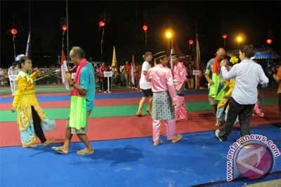 Wisatawan Asing Ikut Menari Campak di Belitung Timur